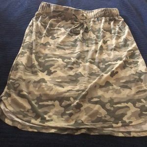 Camo Skirt / New never worn
